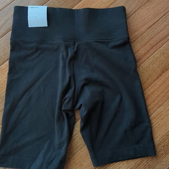 📏Nike Bike Shorts - Picture 2 of 3